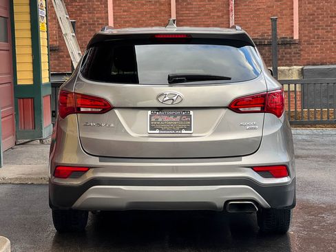 Used 2017 Hyundai Santa Fe Sport image 5