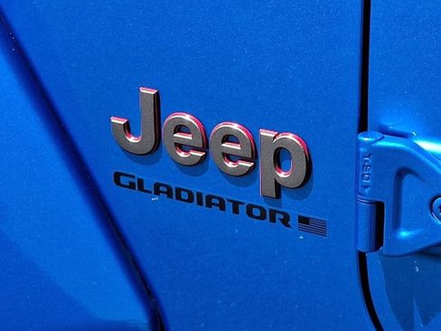Used 2023 Jeep Gladiator Rubicon w/ LED Lighting Group AWD/4WD image 30