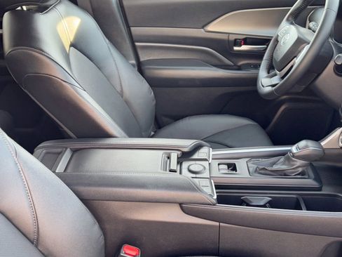 Certified 2025 Toyota Grand Highlander AWD image 13