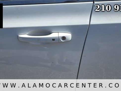 Used 2013 Chrysler 300 S RWD image 9
