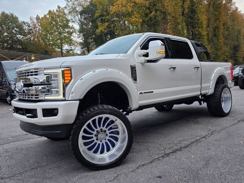 Used 2017 Ford F250 Lariat w/ Lariat Ultimate Package AWD/4WD image 3
