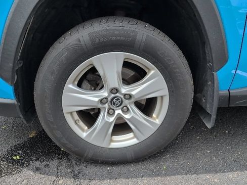 Used 2019 Toyota RAV4 XLE AWD/4WD image 10