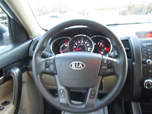 Used 2013 Kia Sorento LX image 27