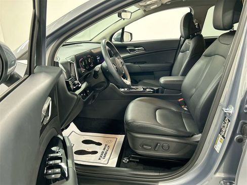 Certified 2023 Kia Sportage EX image 9