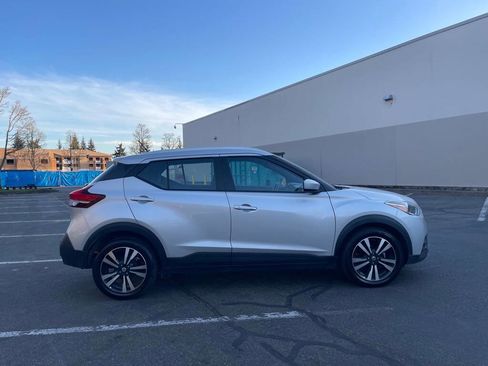 Used 2020 Nissan Kicks SV image 6