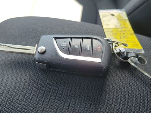 Used 2022 Toyota Corolla LE FWD image 25