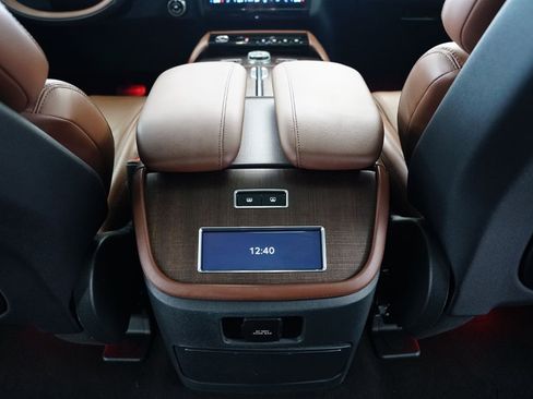 Used 2025 Lincoln Navigator Reserve image 36