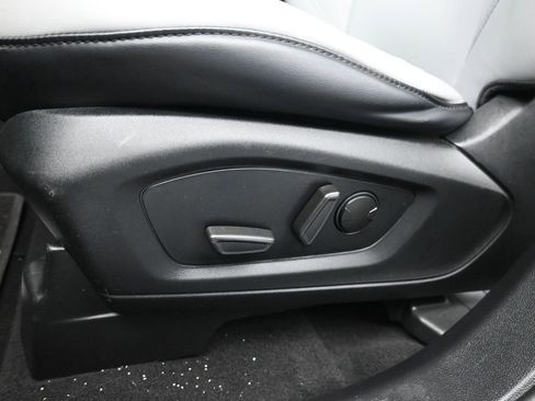 Used 2021 Ford Explorer XLT w/ Equipment Group 202A image 28