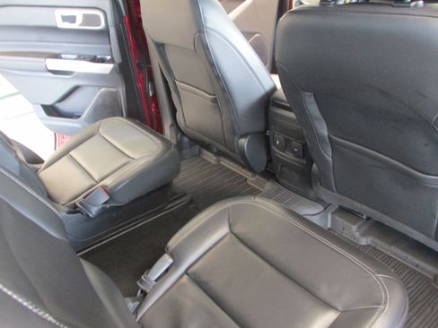 Certified 2022 Ford Explorer XLT w/ Equipment Group 202A image 30