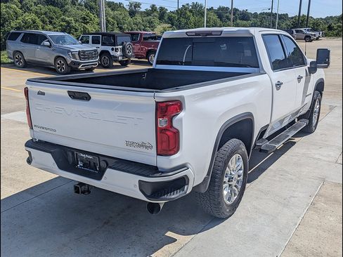 Used 2020 Chevrolet Silverado 2500 High Country w/ Technology Package AWD/4WD image 7