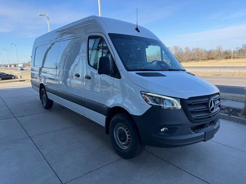 New 2025 Mercedes-Benz Sprinter 2500 image 3
