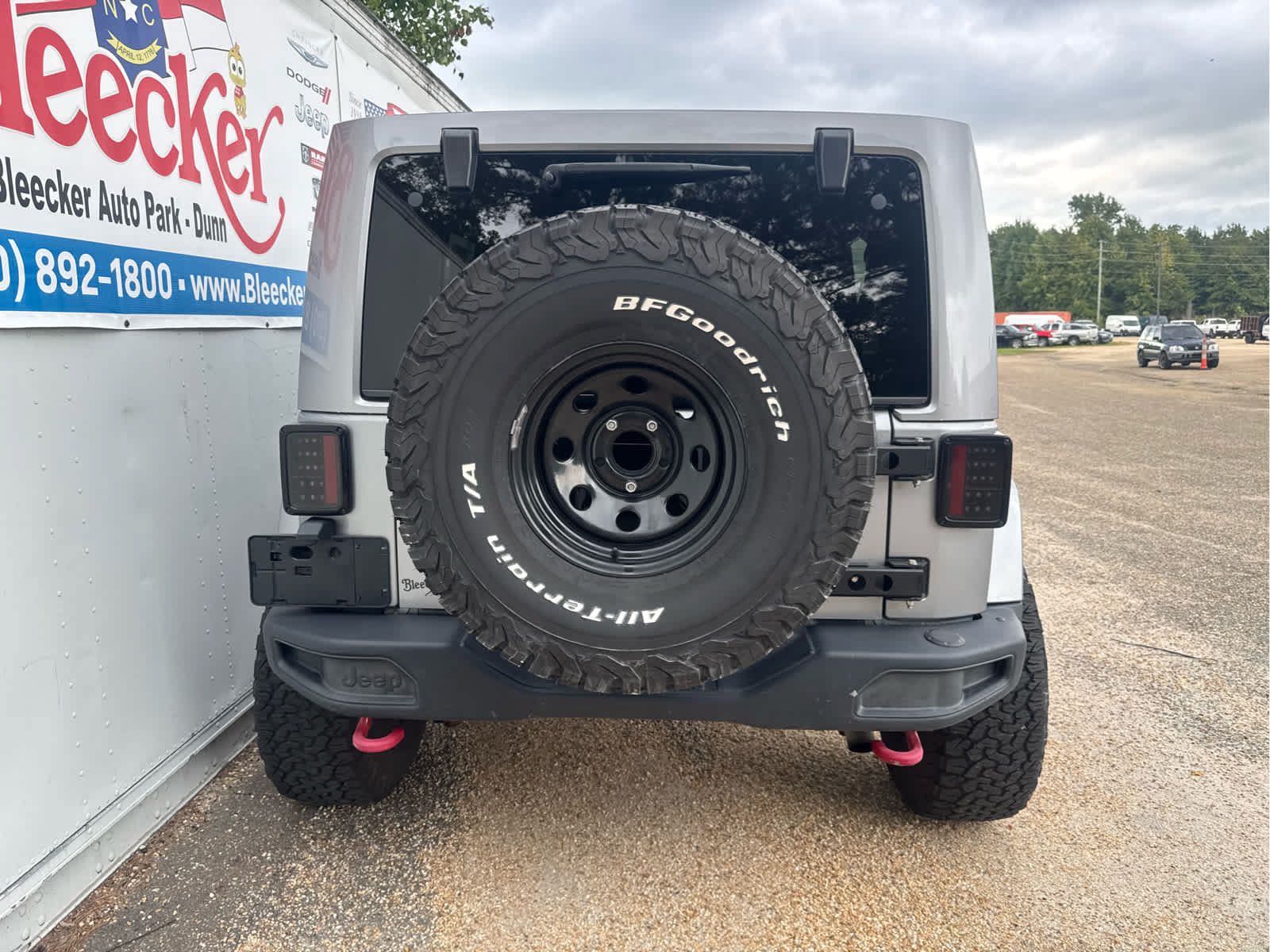 Used 2017 Jeep Wrangler Unlimited Rubicon AWD/4WD image 4