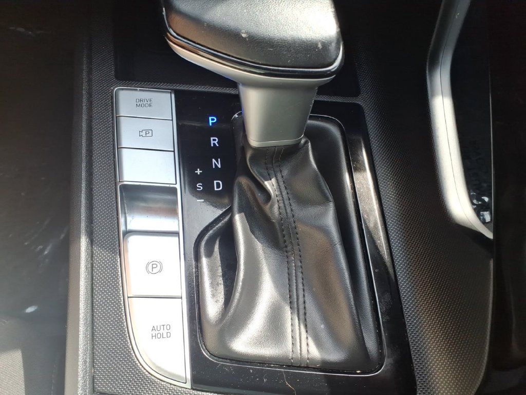 Used 2025 Hyundai Elantra SEL FWD image 23