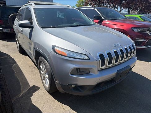 Used 2014 Jeep Cherokee Latitude AWD/4WD image 3
