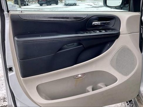 Used 2012 Dodge Grand Caravan SXT image 21