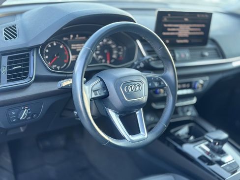 Used 2023 Audi Q5 2.0T Premium w/ Convenience Package image 13