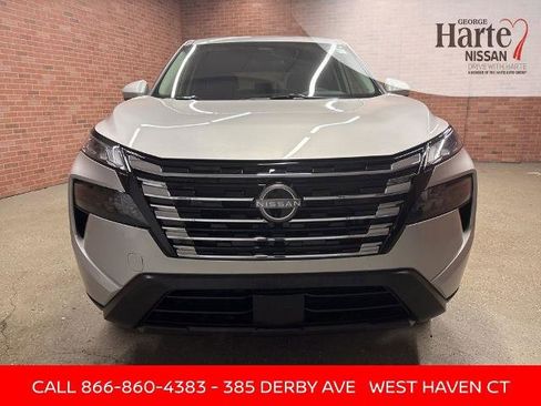 Certified 2025 Nissan Rogue SV image 2