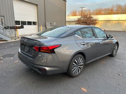 Used 2023 Nissan Altima 2.5 SV image 4