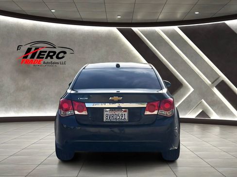 Used 2015 Chevrolet Cruze LS FWD image 4