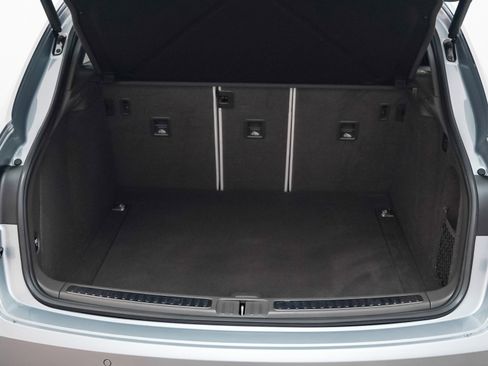 Certified 2021 Porsche Macan S image 28