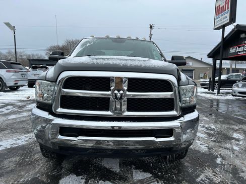 Used 2018 RAM 2500 Tradesman w/ Chrome Appearance Group image 3