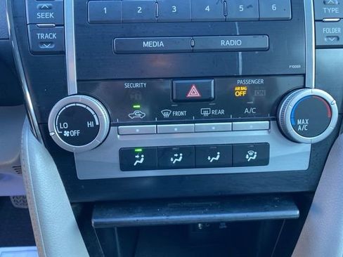 Used 2012 Toyota Camry L image 13