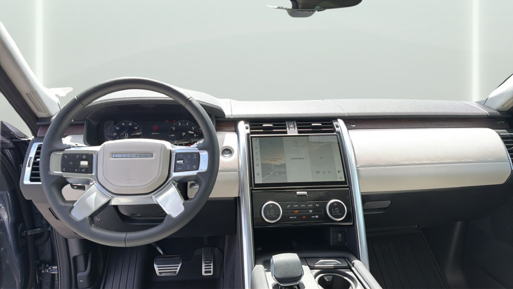 New 2026 Land Rover Discovery Dynamic SE AWD/4WD image 19