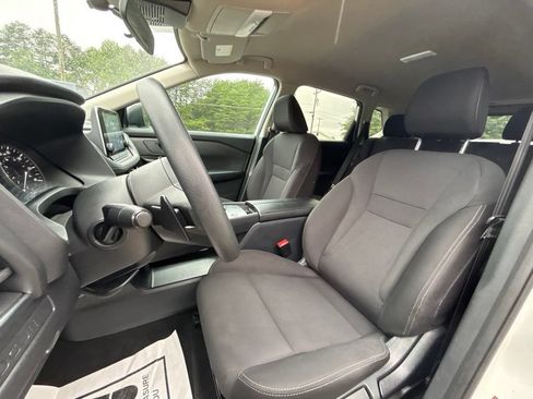 Used 2024 Nissan Rogue S FWD image 14