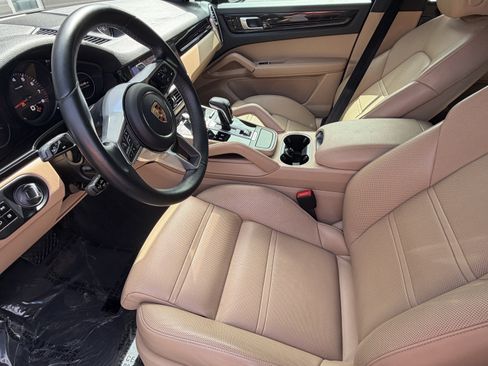 Certified 2021 Porsche Cayenne AWD/4WD image 4