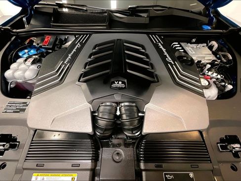 Used 2025 Lamborghini Urus SE image 15