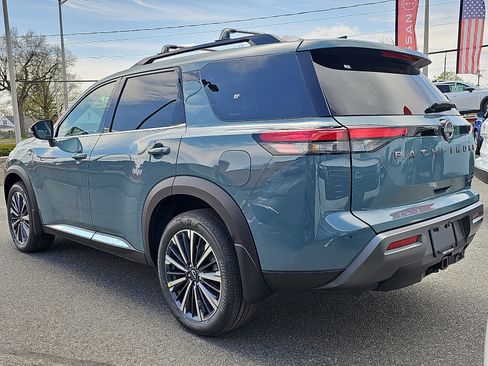 New 2026 Nissan Pathfinder Platinum AWD/4WD image 3