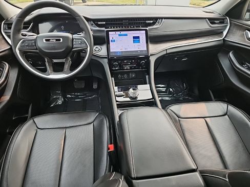Certified 2023 Jeep Grand Cherokee Limited w/ Luxury Tech Group II AWD/4WD image 20