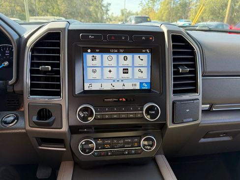 Used 2018 Ford Expedition XLT w/ Equipment Group 202A image 27