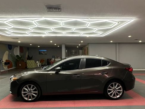 Used 2017 MAZDA MAZDA3 Grand Touring FWD image 3