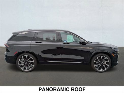 Used 2024 Lincoln Nautilus Black Label image 6