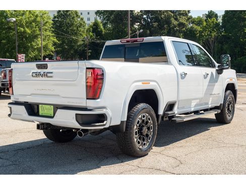 New 2026 GMC Sierra 2500 Denali w/ Denali Reserve Package AWD/4WD image 8