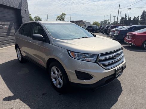 Used 2017 Ford Edge SE AWD/4WD image 3