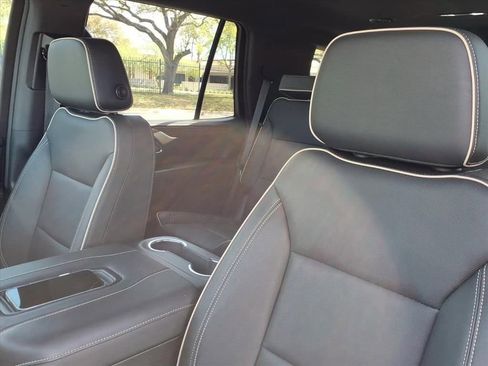 Used 2024 Chevrolet Tahoe Premier image 16