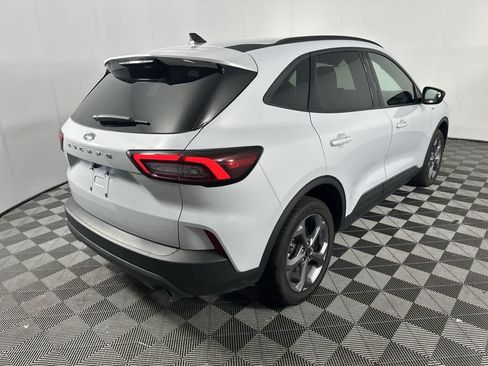 Used 2025 Ford Escape ST-Line FWD image 3