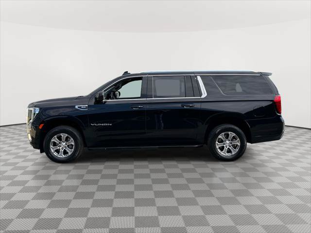 Used 2023 GMC Yukon XL SLE AWD/4WD image 4