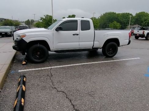 Used 2022 Toyota Tacoma SR RWD image 6