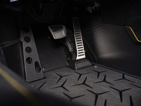 Used 2021 Lamborghini Aventador SVJ AWD/4WD image 24