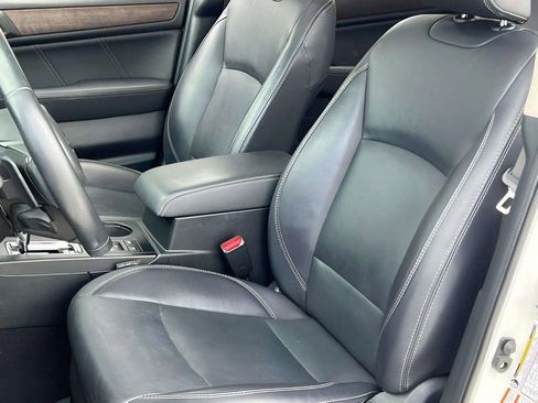 Used 2018 Subaru Outback 2.5i Limited AWD/4WD image 7