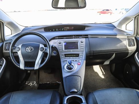 Used 2015 Toyota Prius Four image 12