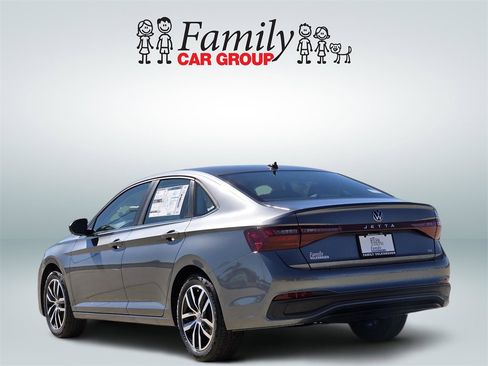 New 2026 Volkswagen Jetta SE image 3