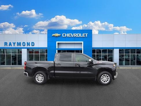 Used 2022 Chevrolet Silverado 1500 LT AWD/4WD image 2