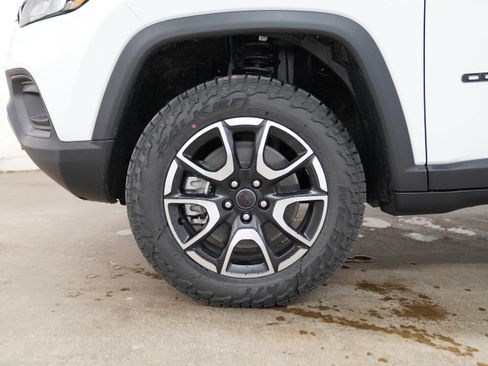 New 2026 Jeep Compass Trailhawk w/ Sun, Sound & Navigation Group image 15