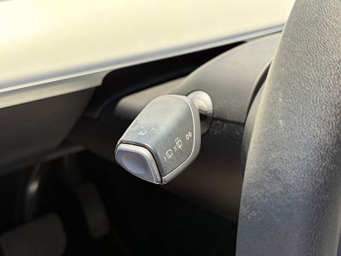 Used 2023 Tesla Model Y Long Range AWD/4WD image 6