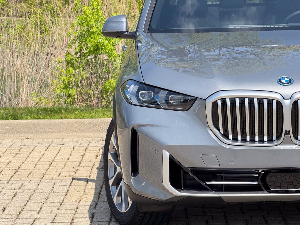 Used 2026 BMW X5 xDrive50e w/ Climate Comfort Package AWD/4WD image 3