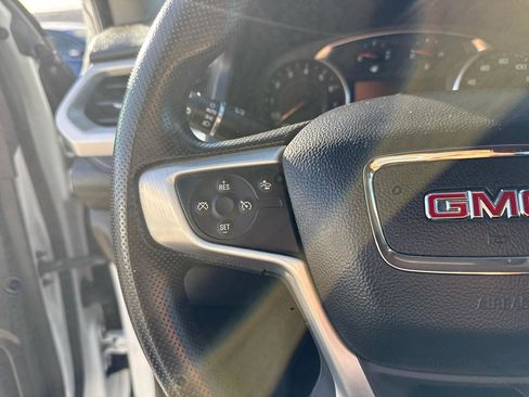 Used 2023 GMC Acadia SLE FWD image 18